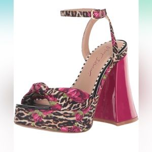 NWB Betsey Johnson Brylie Dress Sandals